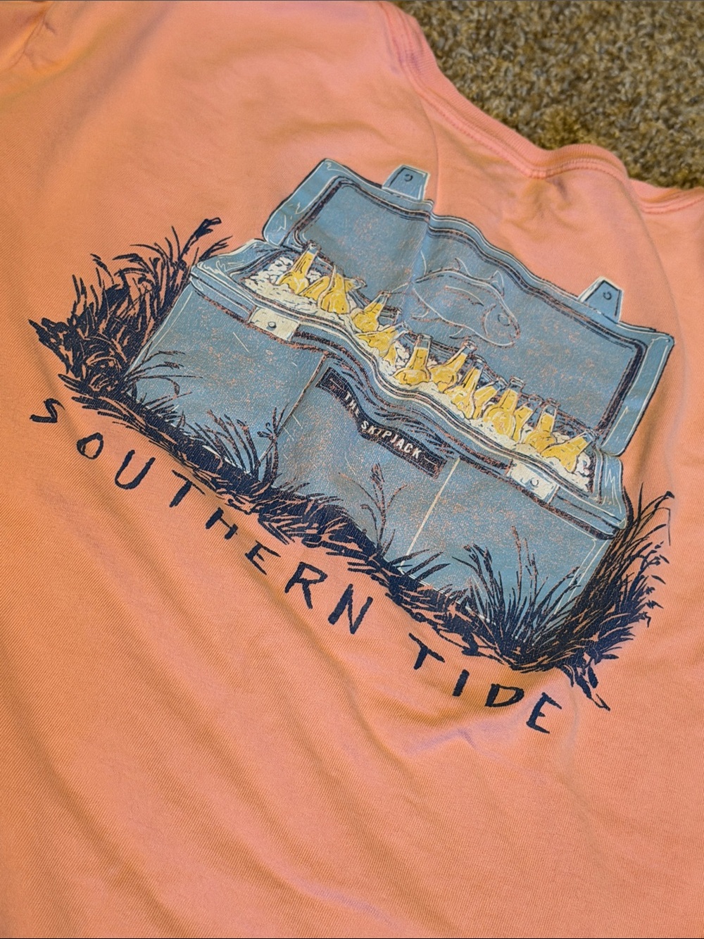 Southern Tide pink beer cooler pocket tee (L)